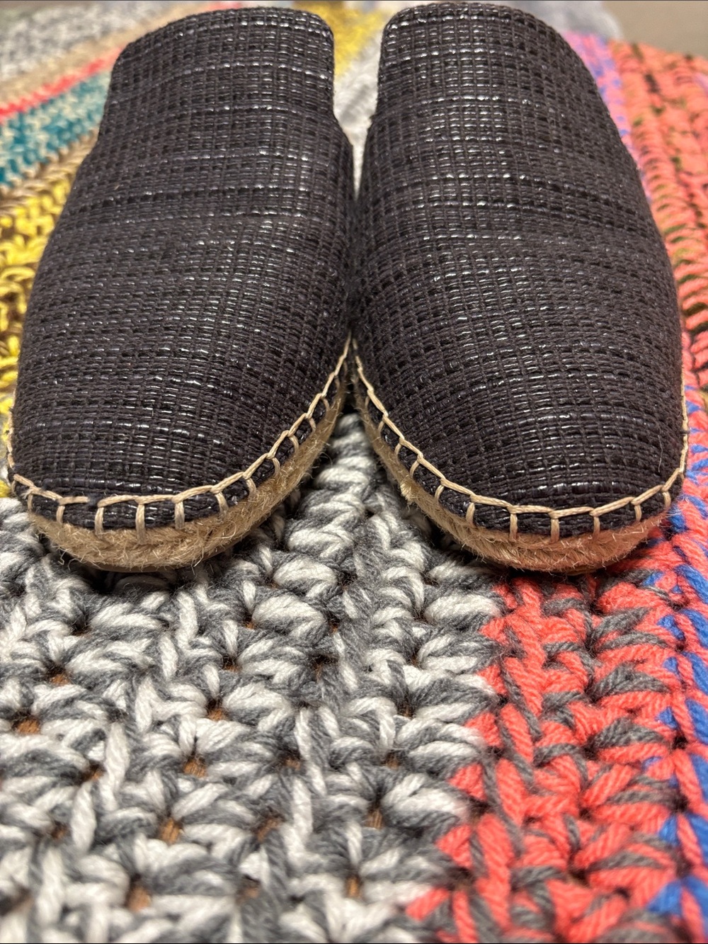 BEAUTIFUL Lucky Brand Black Woven Slip-On Mules Sz 6 - Picture 3 of 9